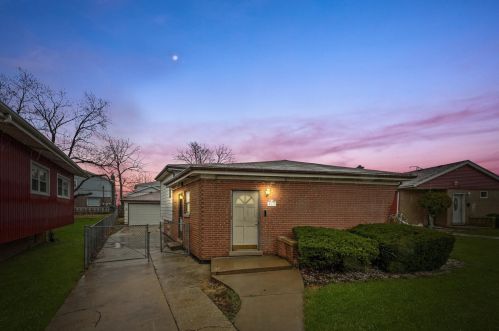 217 Fenwood Ln, Hillside, IL 60162-1710