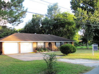 144 Bel Air Cir, Brunswick, GA 31520-1919