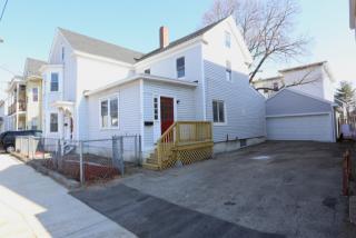 92 Pine St, Nashua, NH 03060-3830