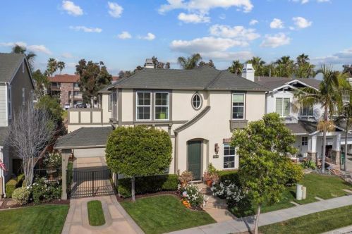 6936 Waters End Dr, Carlsbad, CA 92011-3252
