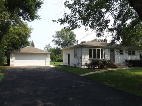 3131 Ellen Dr, Arlington Hts, IL 60004-1724