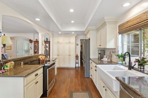 3433 Royal Rd, Vista CA  92084-6616 exterior