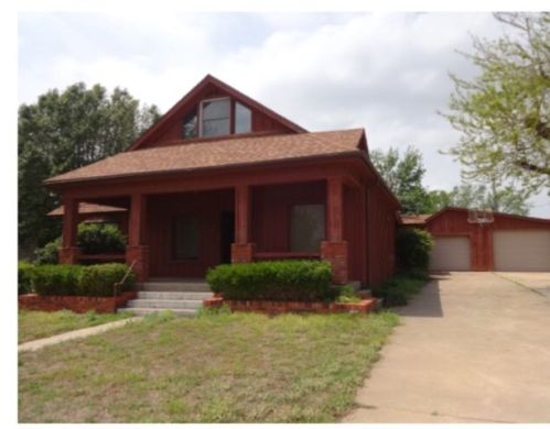 313 6th St, Jet, OK 73749-5018