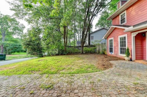 893 Second St, Stone Mountain, GA 30083-3748