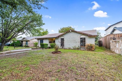 739 Gallant Fox Dr, Dallas, TX 75211-6927