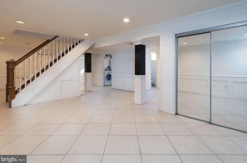 315 Valley Brook Dr, Silver Spring MD 20904-2955 exterior