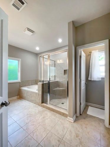 2554 Edwards Dr, Atlanta GA  30318-1111 exterior