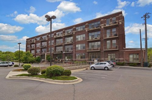 1901 Hennepin Ave, Minneapolis MN  55403-3161 exterior