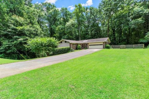 3382 Manchester Dr, Lilburn, GA 30047-2020