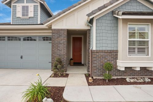 3832 Lookout Dr, Modesto, CA 95355-9018