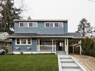 2957 64th Ave, Portland, OR 97206-1921