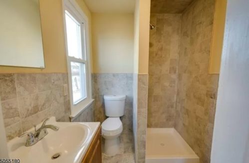 115 Grand Ave, Hackettstown NJ  07840-2128 exterior