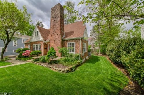 125 Passaic Ave, Chatham Township, NJ 07928-2609