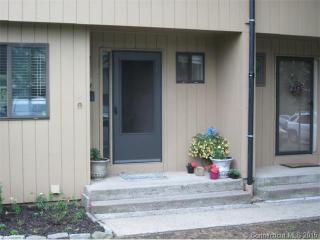 1 Willow Ct, Cromwell, CT 06416-1737