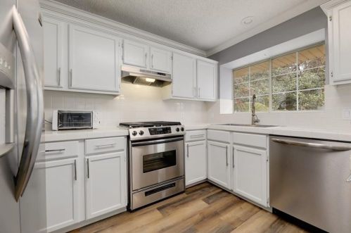 7704 Basil Dr, Austin TX  78750-7930 exterior