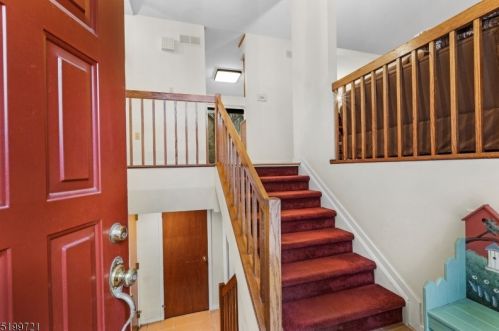 53 Sandpiper Dr, Hackettstown, NJ 07840-3035