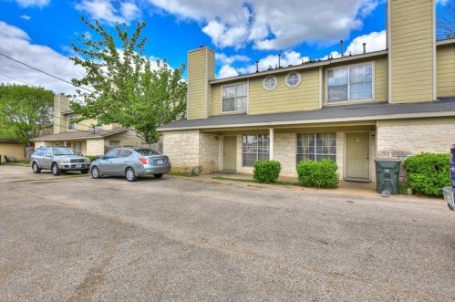 2205 Creekside Ln, Georgetown, TX 78626-8648