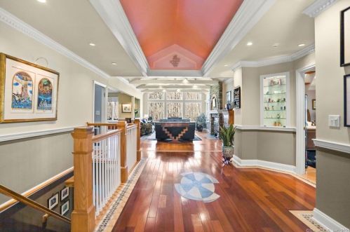 17 Carrington Dr, Greenwich CT  06831-3119 exterior