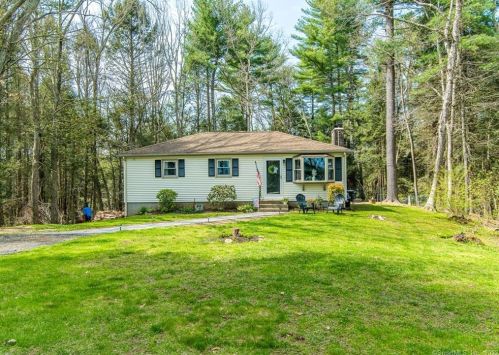 30 Pinecrest Dr, Killingly, CT 06239-2012