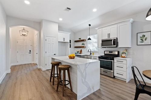 11920 Pecan Gate Way, Webberville TX 78653-3975 exterior