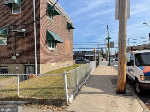 2844 10th St, Philadelphia, PA 19148-5009