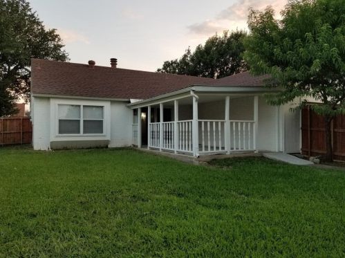 2816 Dickens Ln, Lewisville TX  75028-1536 exterior
