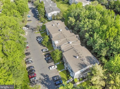 101 Chambord Ct, Trenton NJ  08619-4709 exterior