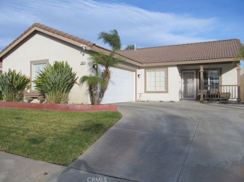 1380 Plumwood Ln, Mountain Home Village, CA 92359-1619