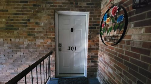 1029 Burnham Ave, Calumet City, IL 60409-5140