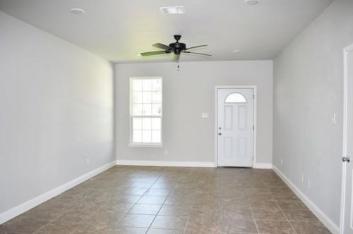 2118 Grayson Ave, Fort Worth TX  76106-6652 exterior
