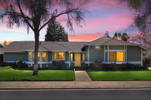 1820 Harbor Cv, Modesto, CA 95355-1856