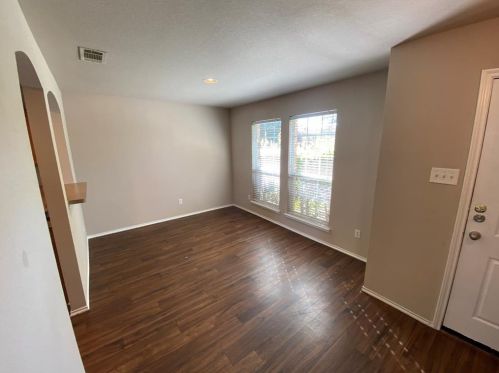 10516 Turning Leaf Trl, Fort Worth TX  76131-3982 exterior