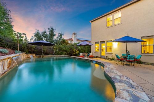2017 Medici Way, Folsom CA  95762-4154 exterior
