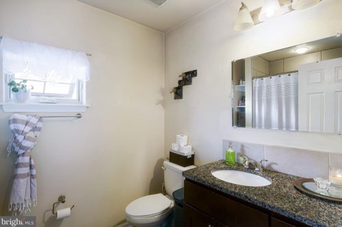 825 16 St, Philadelphia PA  19140-4911 exterior