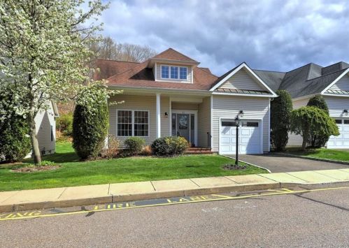 42 Spice Bush Ln, Milford, CT 06461-1793