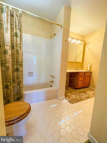 2245 52 St, Philadelphia PA 19131-2312 exterior