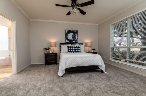 2124 Larkspur Dr, Carrollton TX 75010-4040 exterior