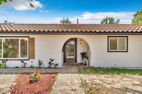 1920 Glennaire Dr, Escondido, CA 92025-6722