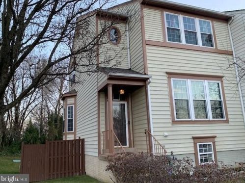 3277 Gina Pl, Woodbridge, VA 22193-5927