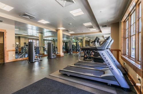 8001 Northstar Dr, Truckee CA  96161-4253 exterior
