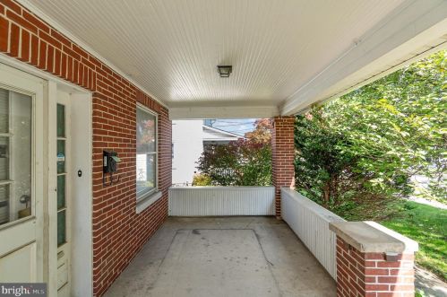 1034 Broadway, Hanover PA 17331-2505 exterior