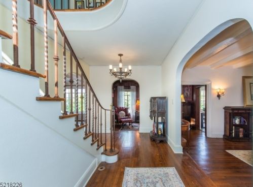 29 Afterglow Way, Montclair, NJ 07042-1713