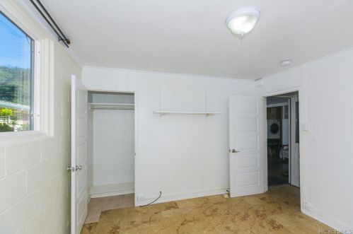 3050 Manoa Rd, Honolulu HI  96822-3301 exterior