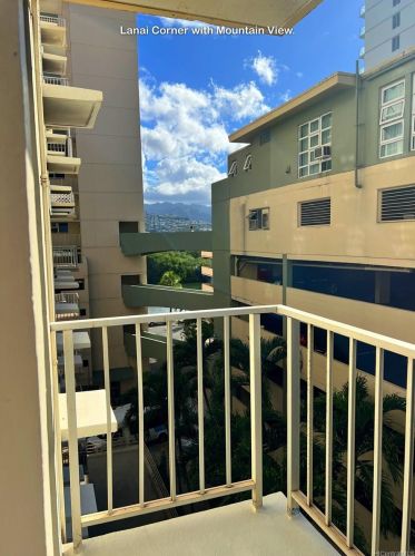 2222 Aloha Dr, Honolulu HI  96815-2844 exterior