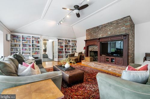 501 Warwick Rd, Tavistock NJ 08033-3831 exterior