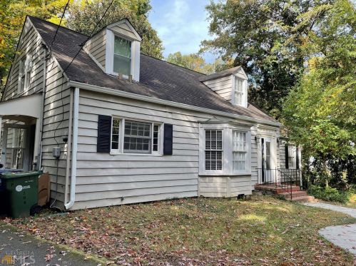 3286 Mathieson Dr, Atlanta GA  30305-1806 exterior