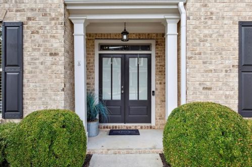 292 Village Square Dr, Holly Springs, GA 30115