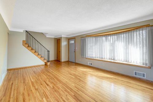 743 Iowa Ave, Saint Paul MN  55106-1017 exterior