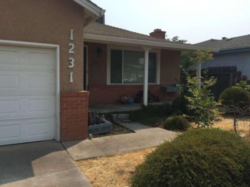 1231 Allen St, Valley Home, CA 95361-2828