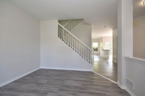 364 Messenger Cir, North Aurora IL  60542-1805 exterior